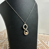 淡水パール（オレンジピンク）のインフィニティー（∞） 開運シルバーネックレス