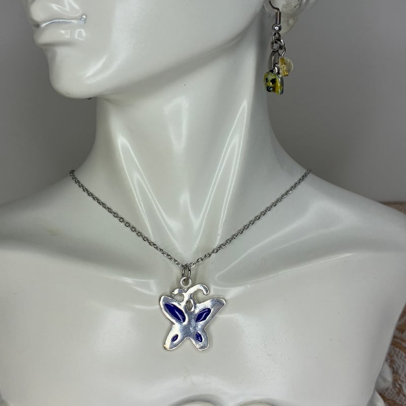 透胎七宝の蝶ネックレス｜ブルー × シルバー｜変化と成長のお守り | WAKACO