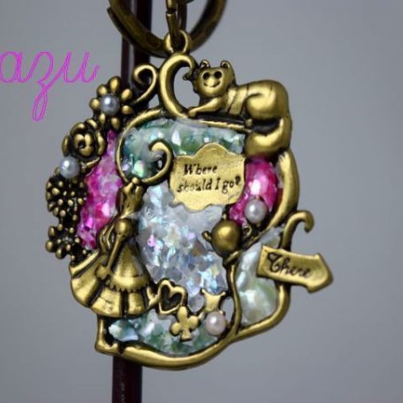 ハンドメイド・不思議の国のアリスキーホルダー・ステンドグラス風