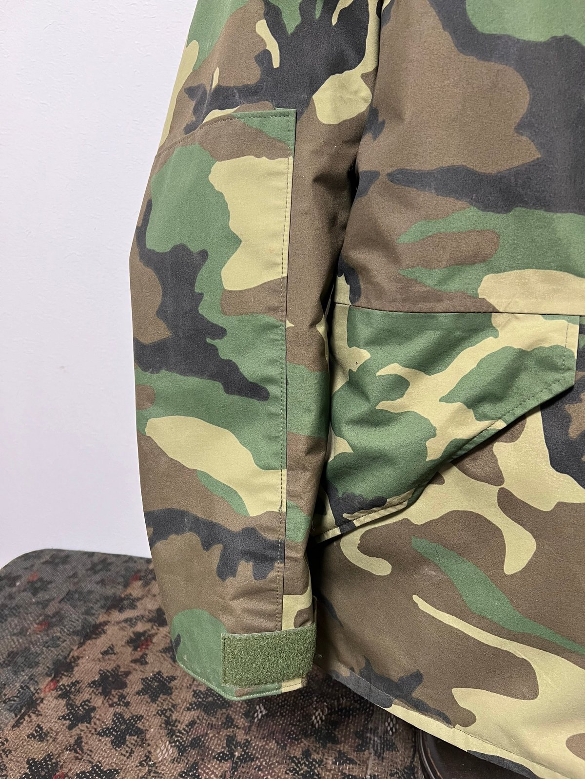 希少！90s NOS US Army ECWCS Gore-Texジャケット Amazon.co.jp: [アメリカ軍] US.ARMY ECWCS Gen1 GORE-TEX PARKA
