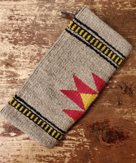 Wool material Chimayo pattern pouch.  （ Gray )