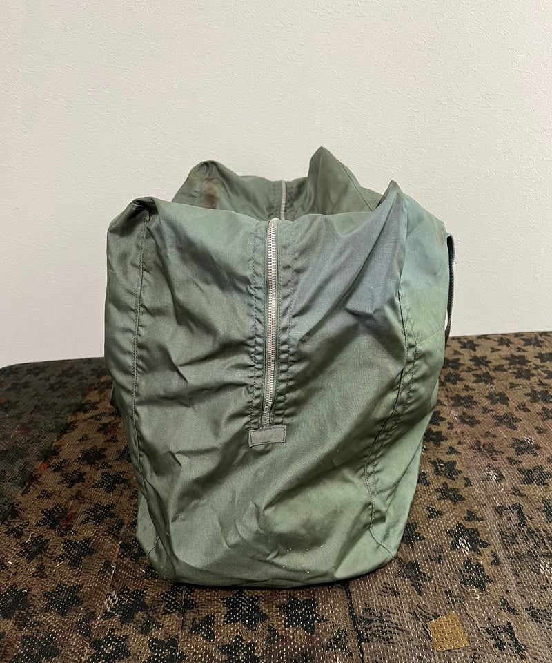 Around the 1950s, “U.S.NAVY” Parachute Travelin