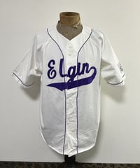 Cotton baseball shirt with purple patch.