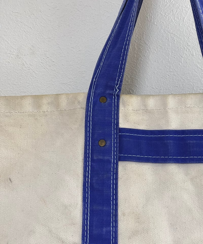 Around the 1940s Blue handle canvas tool bag. |