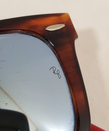 【 Ray-Ban  WAYFARER 】Sunglasses.