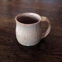 伊賀焼 長谷園 灰釉千筋 茶 マグカップ〈新品〉