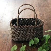 花結び編みのかごバッグ（6本幅）こげ茶〈新品〉