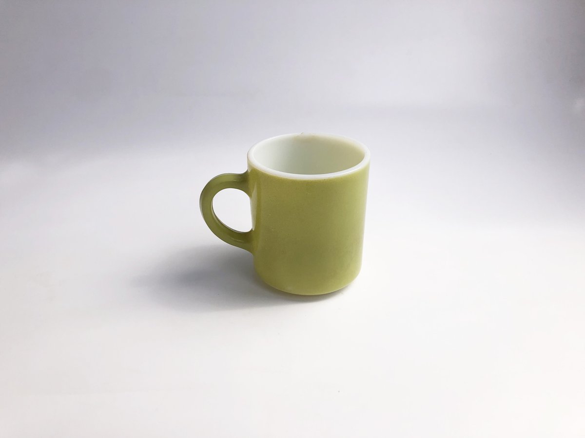 ヘーゼルアトラス ミルクガラスマグ 黄緑〈古物〉 | 器屋 HAKOBE