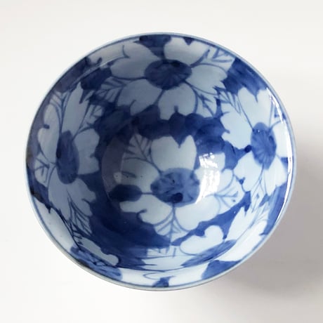 有田焼 青花 花濃 3.5寸 反飯碗〈新品〉