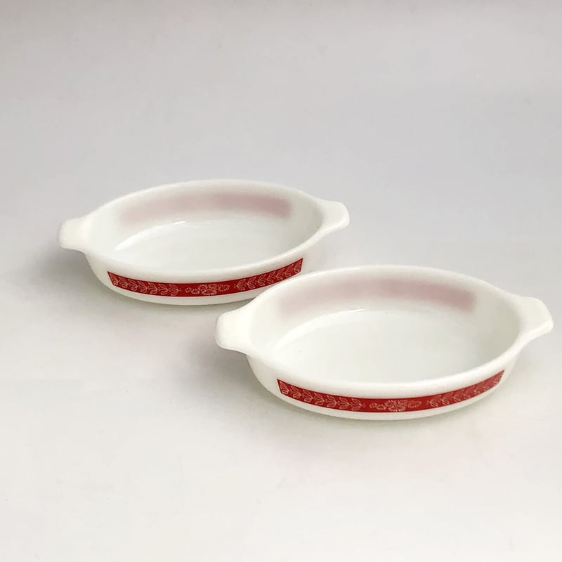 オールドパイレックス レッドリーフ グラタン皿 2枚セット〈古物