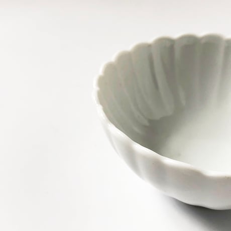 有田焼 其泉 白磁 菊割 丸千代口〈新品〉