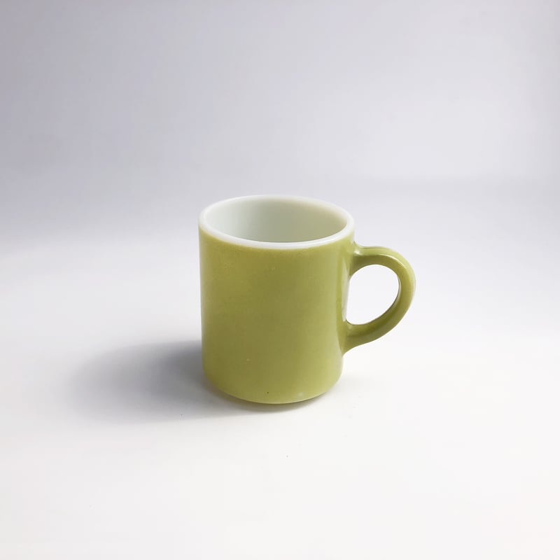 ヘーゼルアトラス ミルクガラスマグ 黄緑〈古物〉 | 器屋 HAKOBE