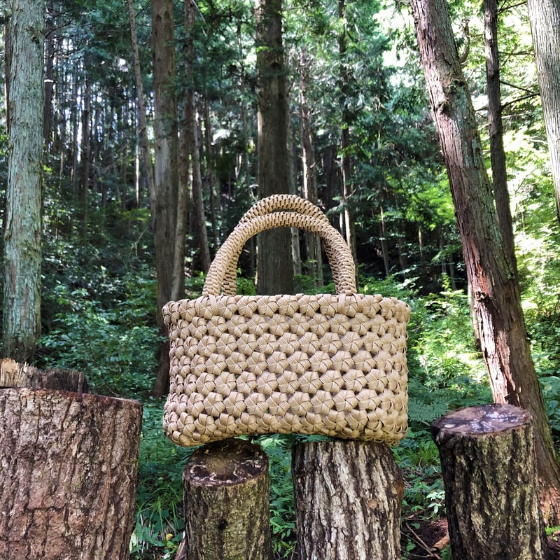 ちかこ　花結び編みのかごバッグ 花結び編みのかごバッグ（6本幅）ナチュラル〈新品〉 | 器屋 HAKOBE