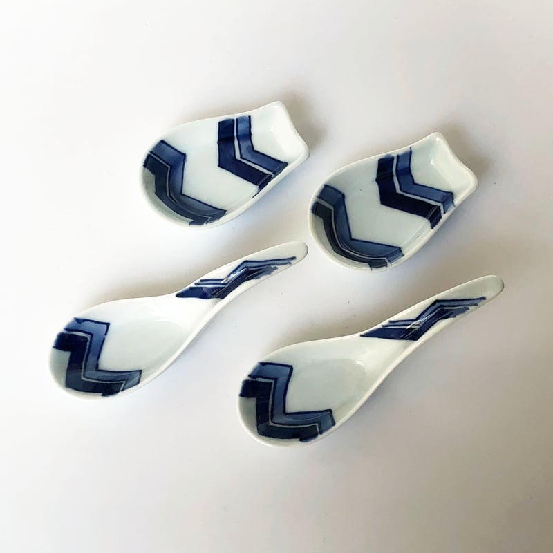 有田焼 青花 江戸紋 長丸レンゲ（台皿付）2セット〈新品〉 | 器屋 HAKOBE