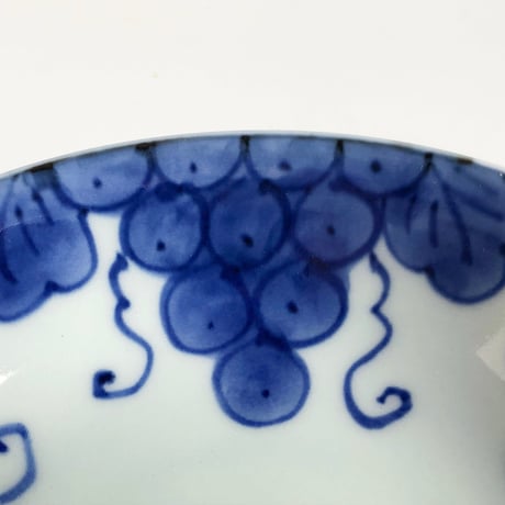 有田焼 其泉 染付 手描きぶどう文 浅鉢〈新品〉