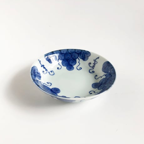 有田焼 其泉 染付 手描きぶどう文 浅鉢〈新品〉