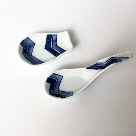 有田焼 青花 江戸紋 長丸レンゲ（台皿付）2セット〈新品〉