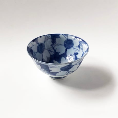 有田焼 青花 花濃 3.5寸 反飯碗〈新品〉