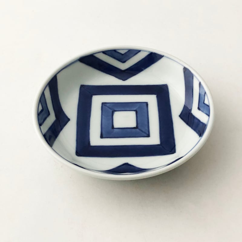 有田焼 青花 江戸紋 渕上り4寸皿〈新品〉 | 器屋 HAKOBE