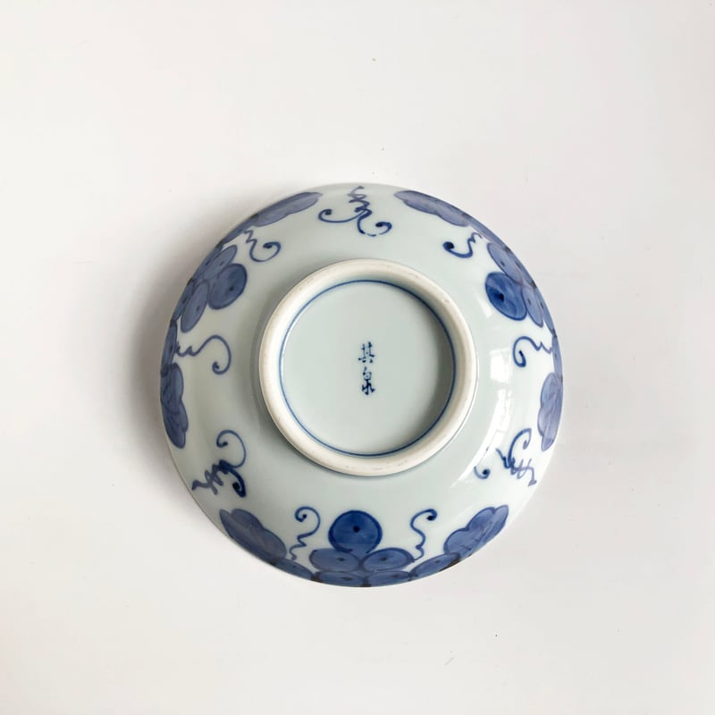 有田焼　其泉　鉢 有田焼 其泉 染付 手描きぶどう文 浅鉢〈新品〉 | 器屋 HAKOBE
