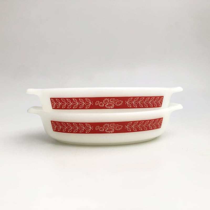 オールドパイレックス レッドリーフ グラタン皿 2枚セット〈古物