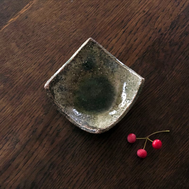 伊賀焼 忠央窯 秋野宏和 反り角皿 〈新品〉 | 器屋 HAKOBE