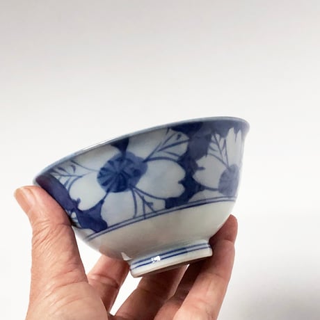 有田焼 青花 花濃 3.5寸 反飯碗〈新品〉