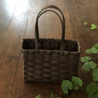 追いかけ編みのかごバッグ こげ茶〈新品〉