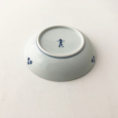 有田焼 青花 麻の葉 3.6寸深小皿〈新品〉