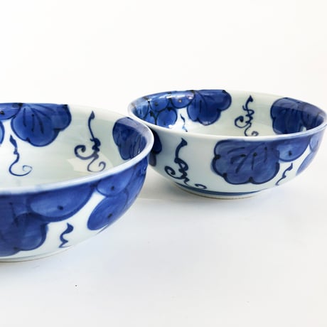 有田焼 其泉 染付 手描きぶどう文 多用鉢〈新品〉