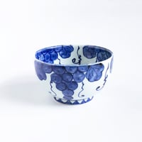 有田焼 其泉 染付 手描きぶどう文 麺鉢〈新品〉