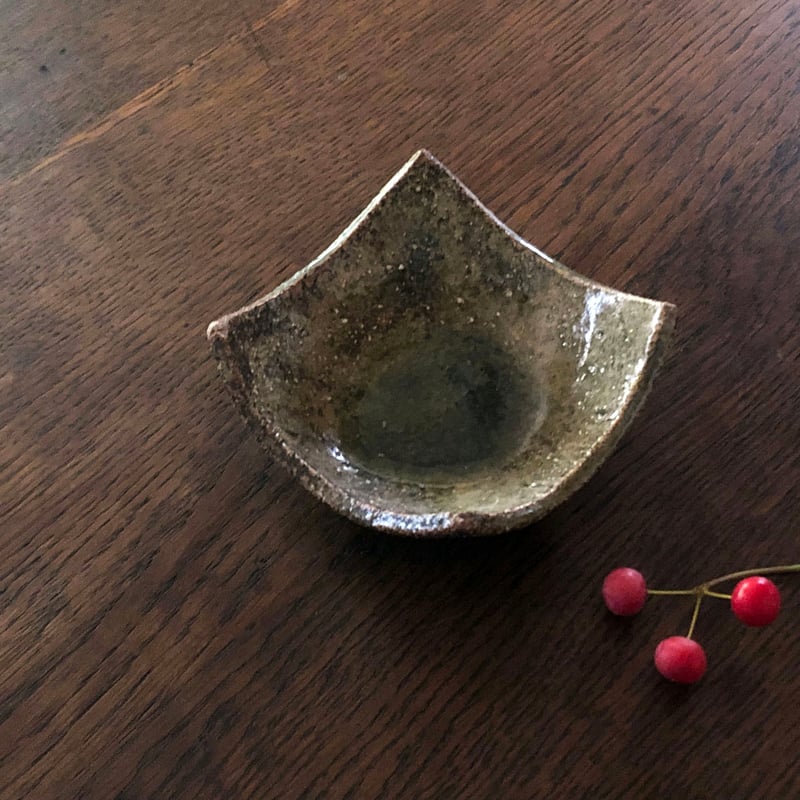 伊賀焼 忠央窯 秋野宏和 反り角小皿 〈新品〉 | 器屋 HAKOBE