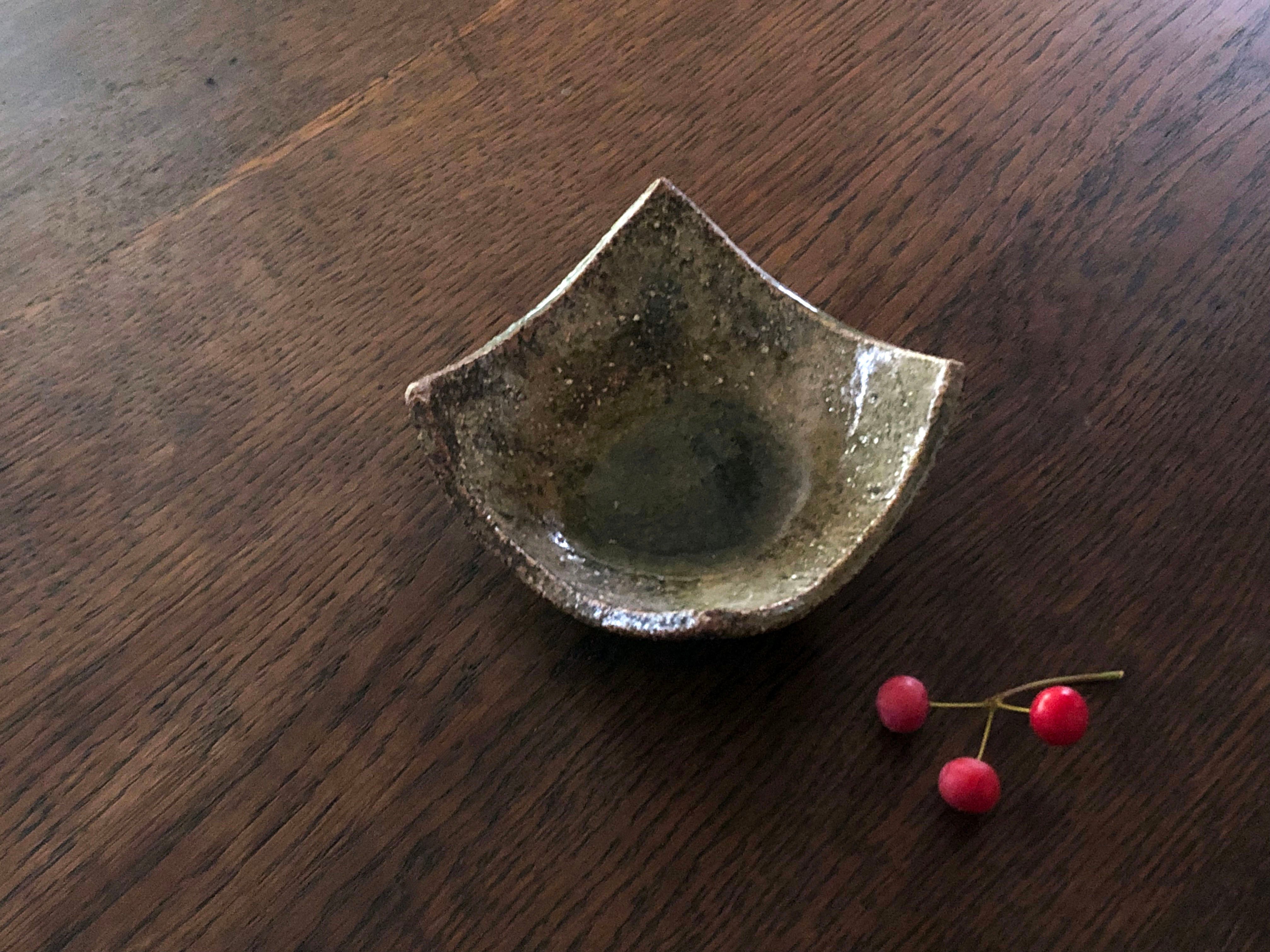 伊賀焼 忠央窯 秋野宏和 反り角小皿 〈新品〉 | 器屋 HAKOBE