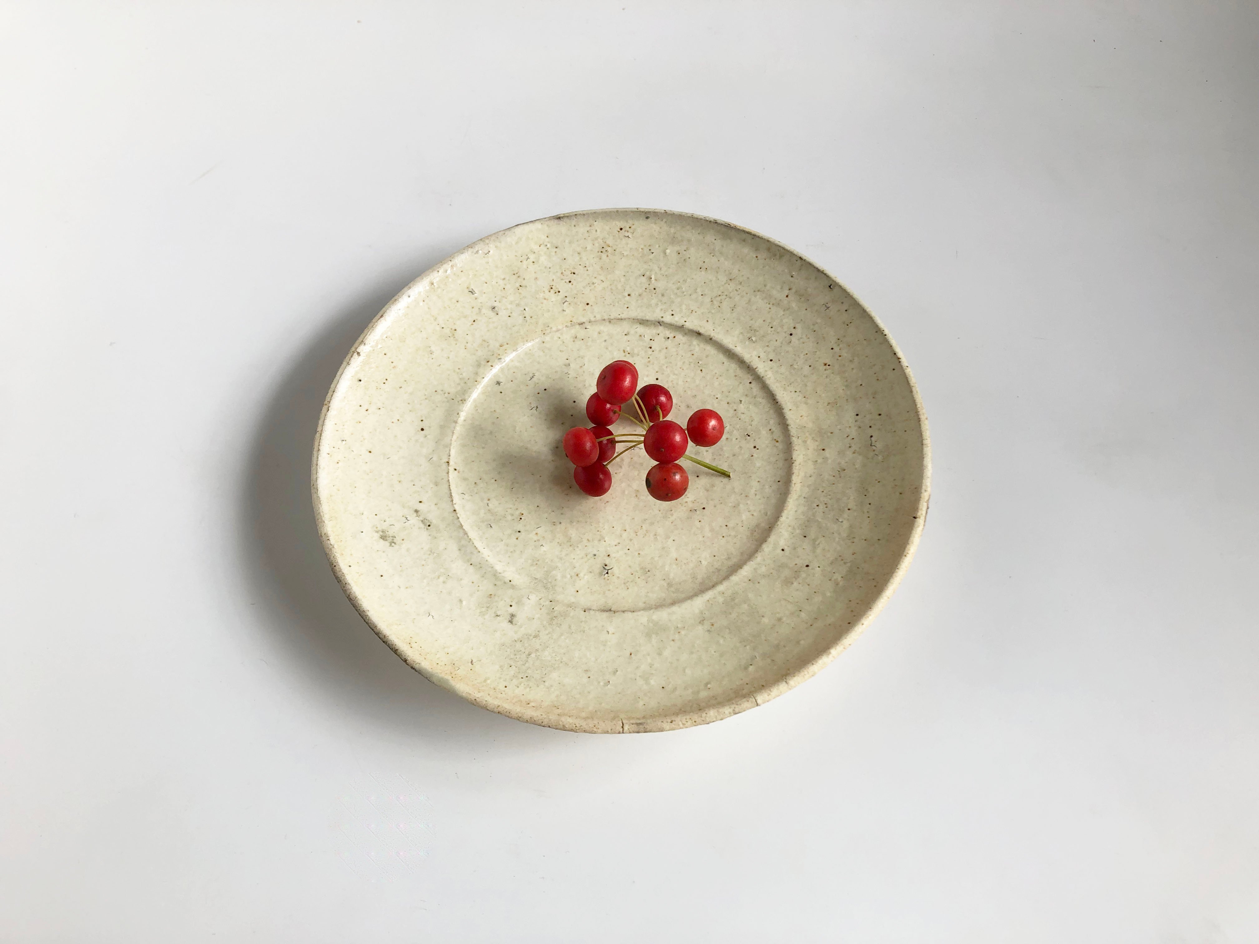 鈴木史恵 リム皿 白〈新品〉 | 器屋 HAKOBE