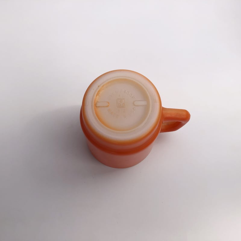 ファイヤーキング ミルクガラスマグ 橙〈古物〉 | 器屋 HAKOBE