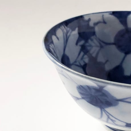 有田焼 青花 花濃 3.5寸 反飯碗〈新品〉