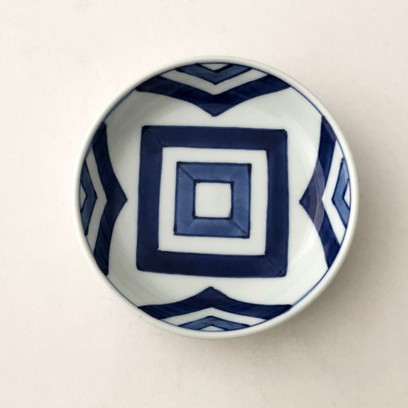 有田焼 青花 江戸紋 渕上り4寸皿〈新品〉 | 器屋 HAKOBE