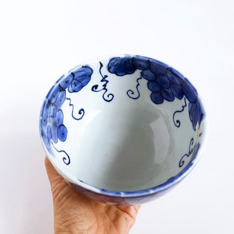 有田焼 其泉 染付 手描きぶどう文 麺鉢〈新品〉