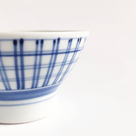 砥部焼 梅山窯 飯碗 くらわんか 格子呉須巻〈新品〉