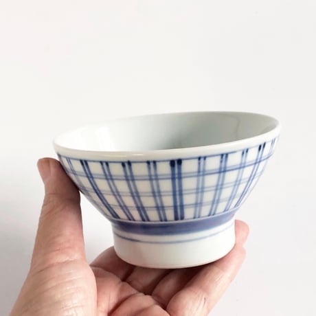 砥部焼 梅山窯 飯碗 くらわんか 格子呉須巻〈新品〉