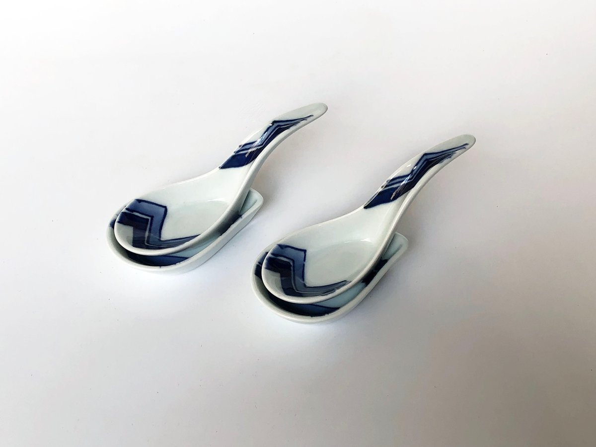 有田焼 青花 江戸紋 長丸レンゲ（台皿付）2セット〈新品〉 | 器屋 HAKOBE