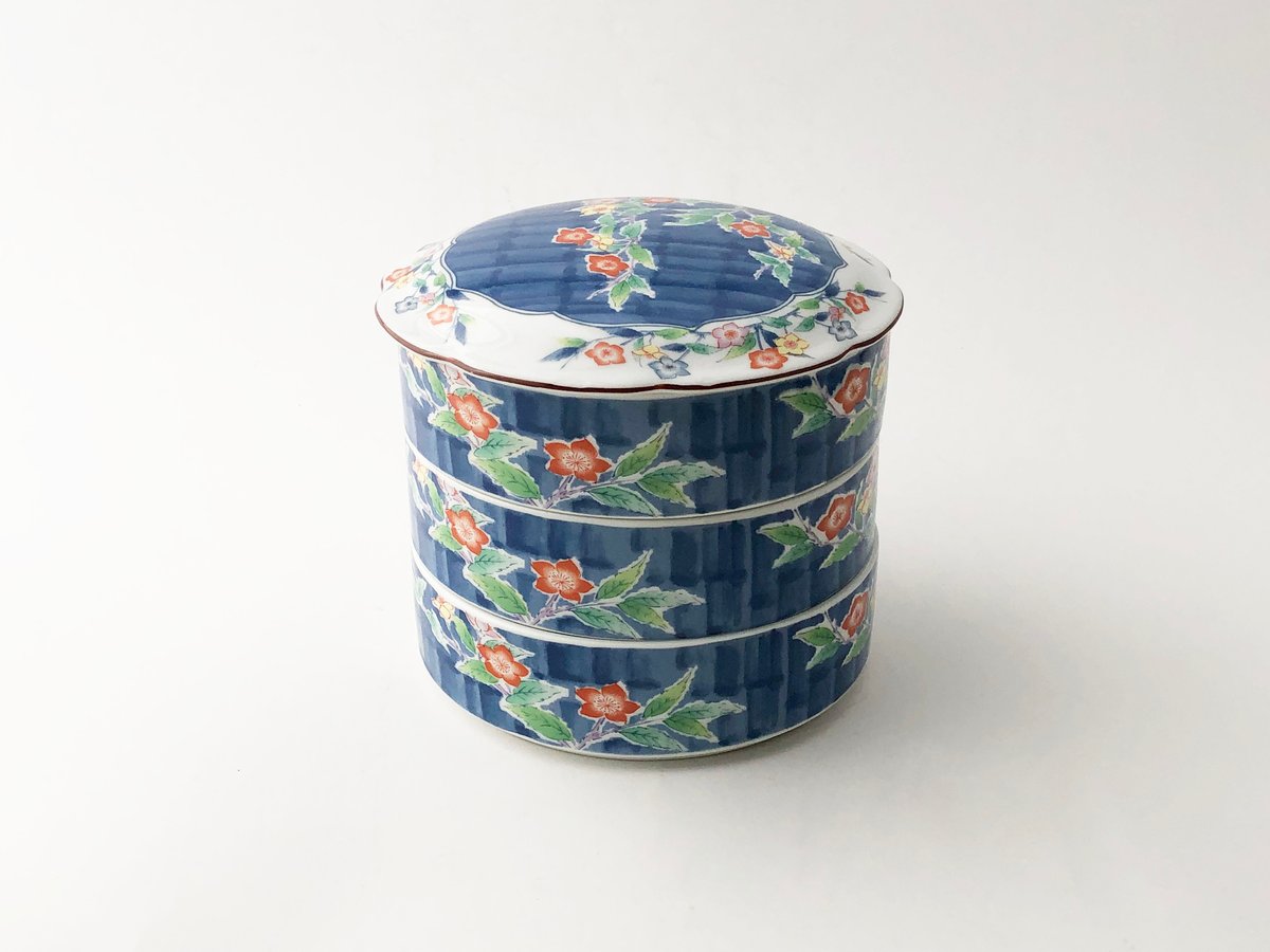 有田焼秀峰窯 三段重です 有田焼秀峰窯 三段重です 陶芸