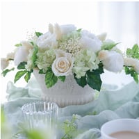 希少なプリザ（枯れない生花）の菊とデンファレをアレンジした 和風