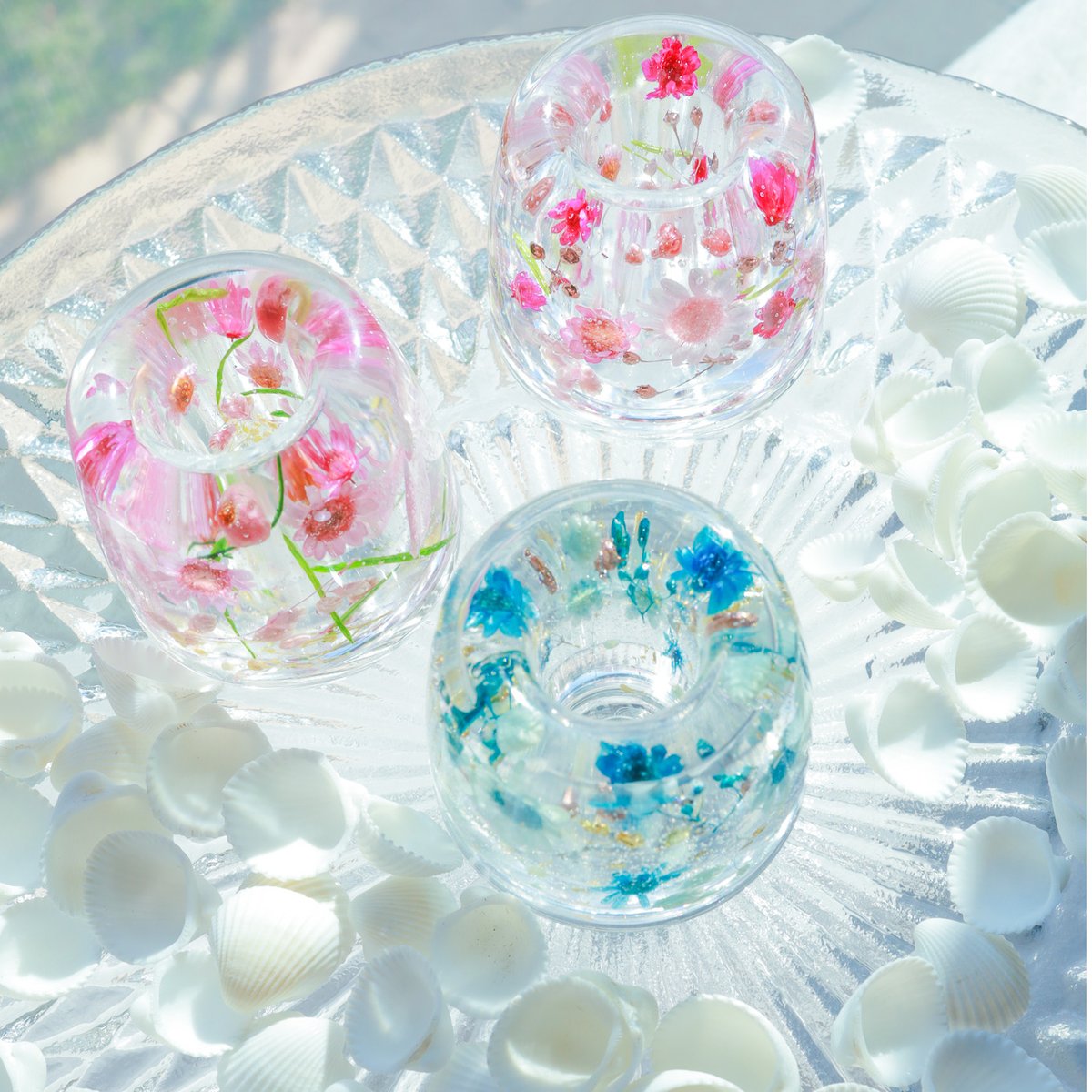 本物のお花を散りばめた固まるハーバリウムペン立て＆歯ブラシ ピンク2