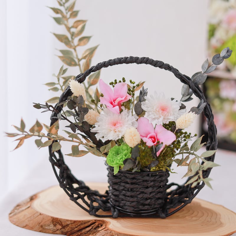 希少なプリザ（枯れない生花）の菊とデンファレをアレンジした 和風