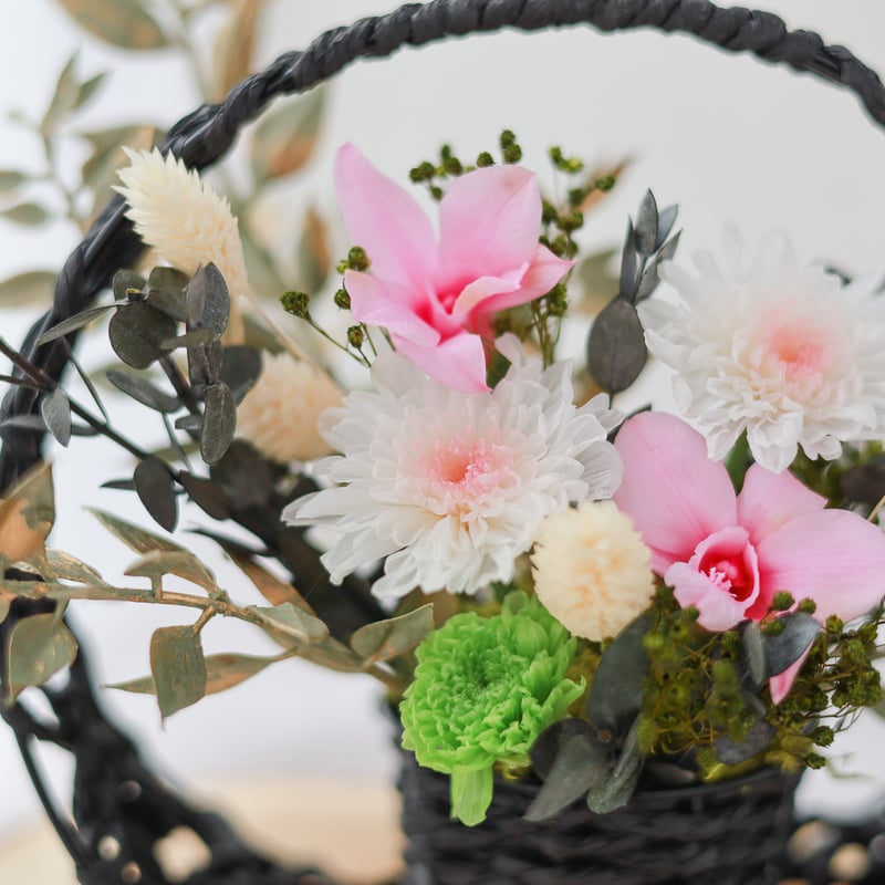 希少なプリザ（枯れない生花）の菊とデンファレをアレンジした 和風