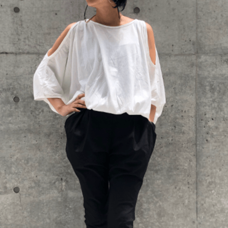 KMRii ・ケムリ・Open Shoulder Cut・カットソー