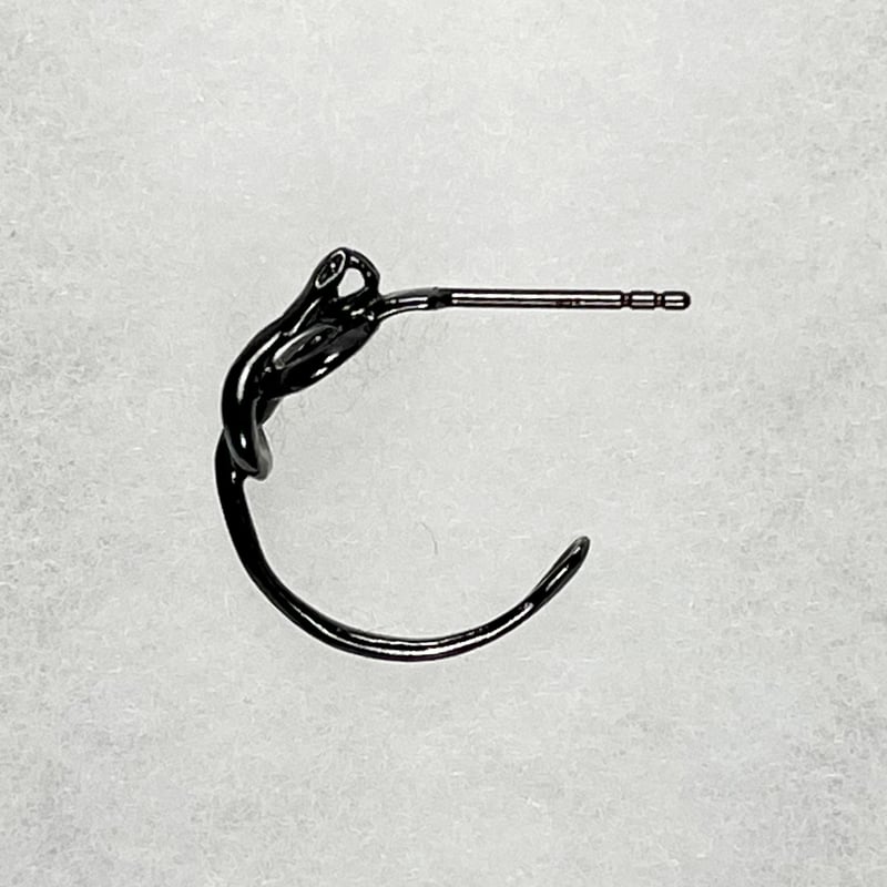 gunda ・ガンダ・STEALTH HOOP/PI・シングルピアス・再入荷 | MEGA