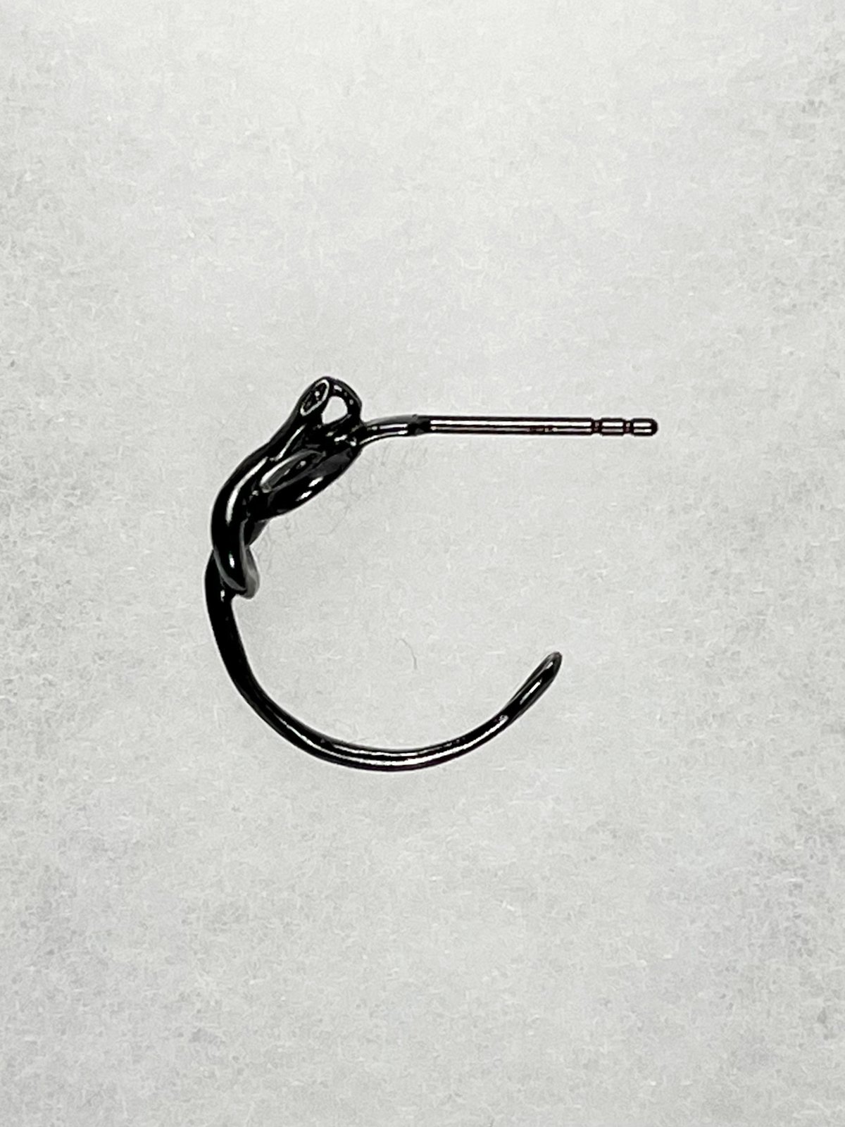 gunda ・ガンダ・STEALTH HOOP/PI・シングルピアス・再入荷 | MEGA