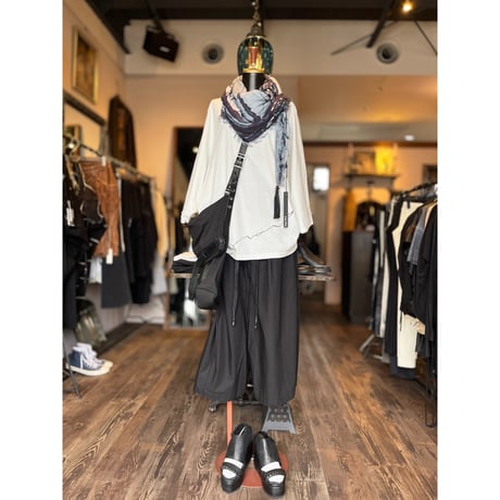KMRii ・ケムリ・Cotton Wide Tuck Pants・ワイドクロップドパンツ